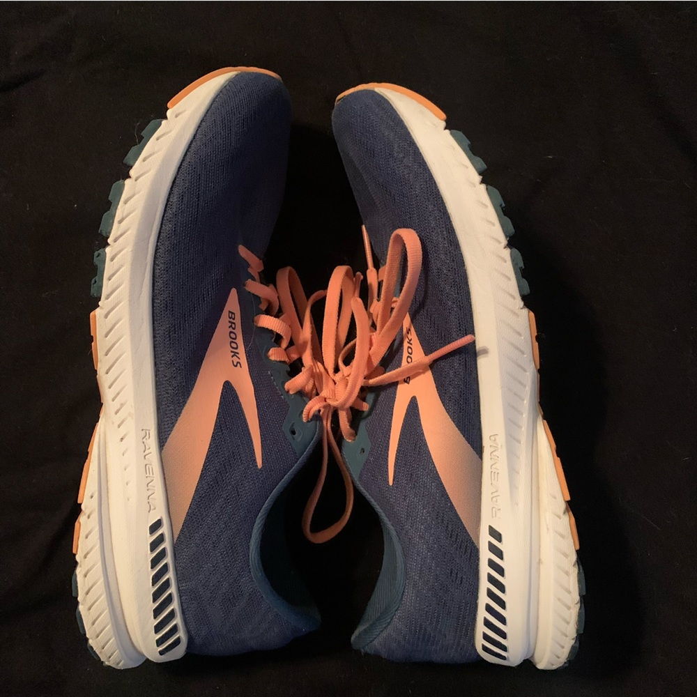 Brooks Ravenna 11s, Women’s Size 9, Dark Blue and light Orange